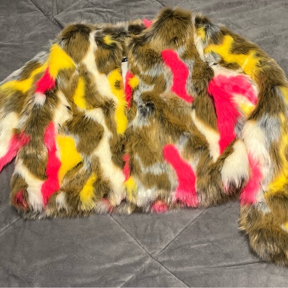 Luxy USA Multi Color Faux Fur Cropped Jacket, Size Small, EUC - Picture 6 of 8